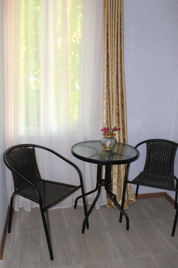 Guest House Racha Ambrolauri Eksteriør billede