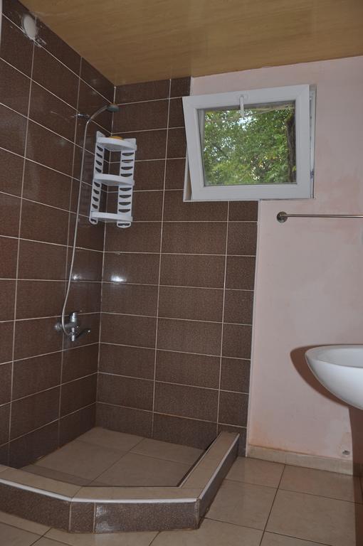 Guest House Racha Ambrolauri Eksteriør billede