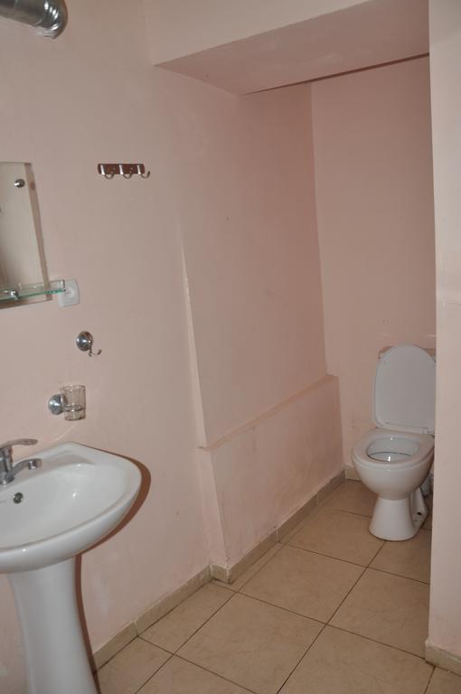 Guest House Racha Ambrolauri Eksteriør billede
